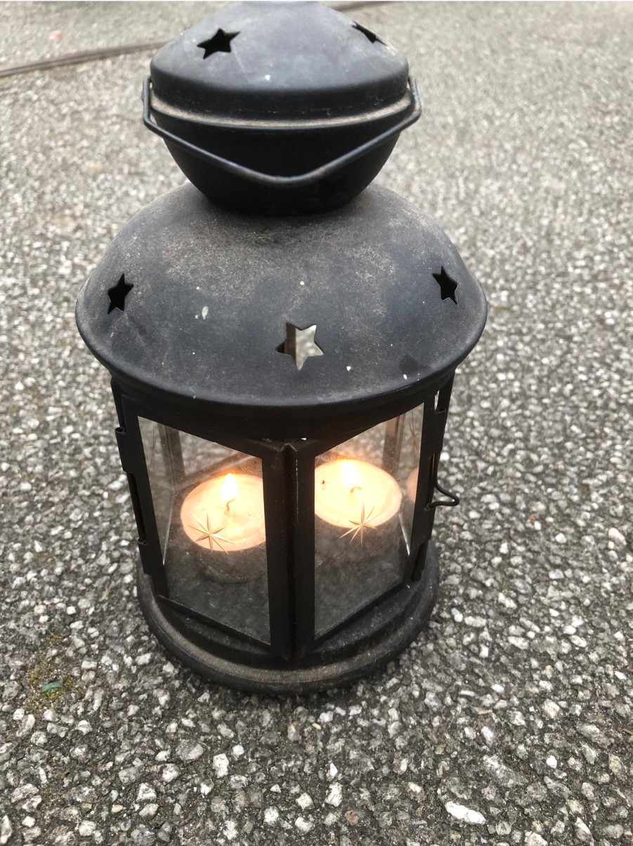 Lamp of reflection for VE Day