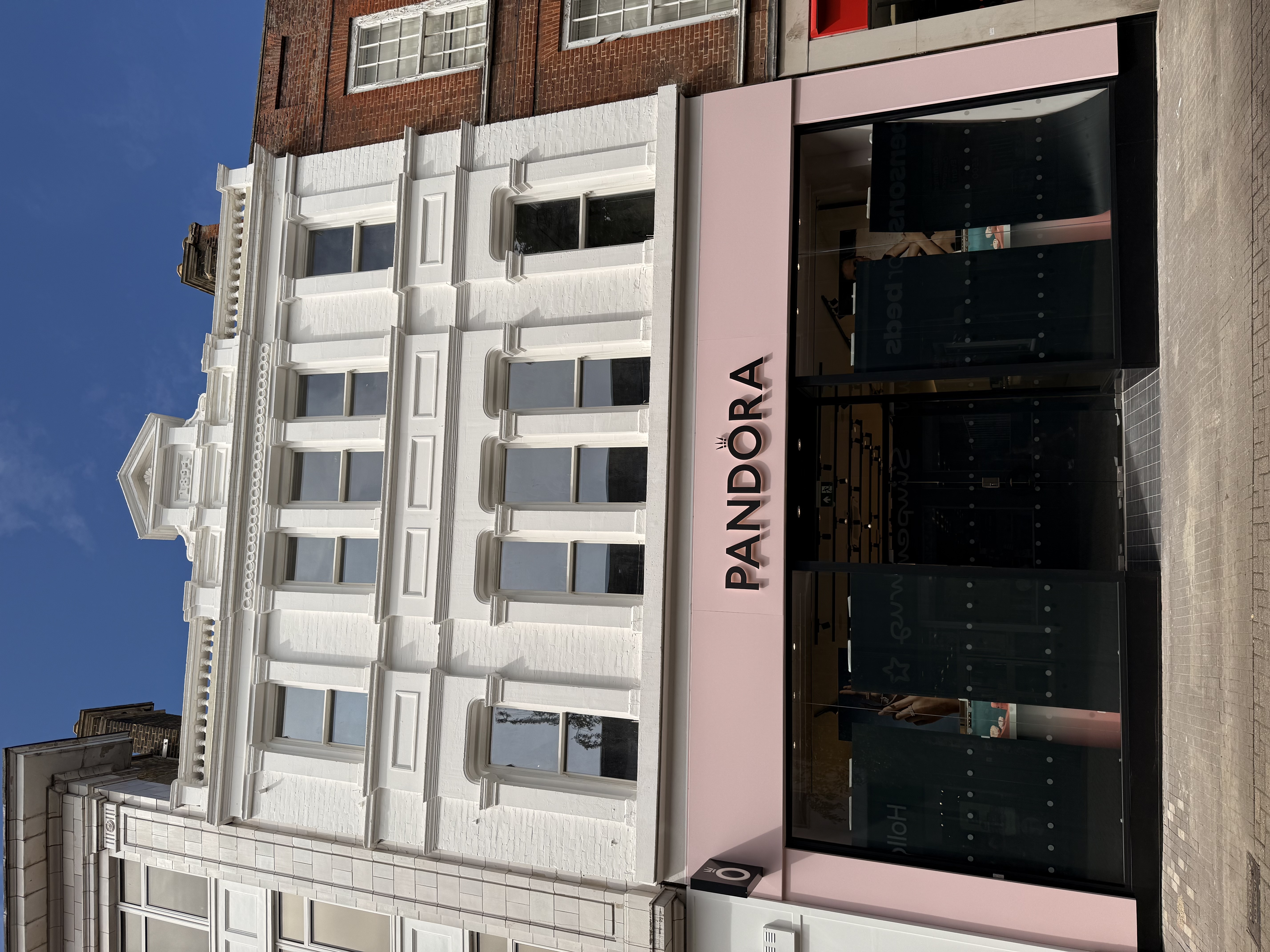 New Pandora shop in Sutton High Street
