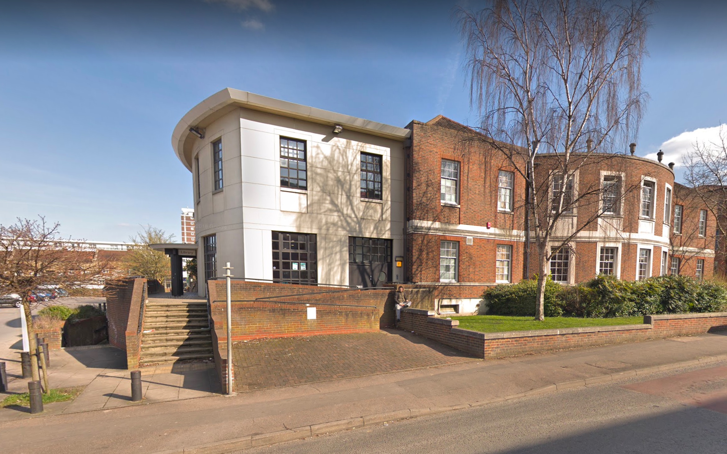Image of the exterior of Wallington Library